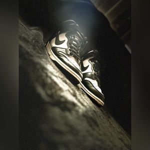 Black and white hight top dunks || Womens: 8.5 || Mens: 7